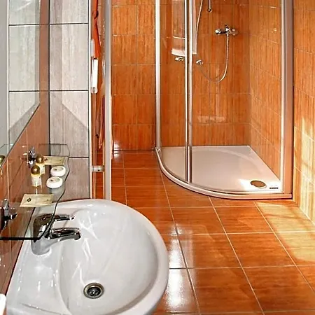Ξενοδοχείο Wellness Hukvaldy Polopenze A Wellness V Cene Příbor
