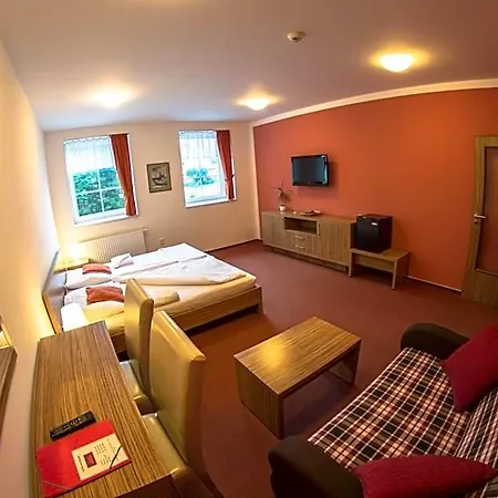 Hotel Wellness Hukvaldy Polopenze A Wellness V Cene