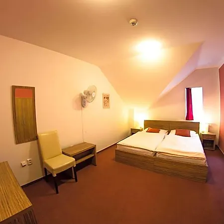 Hotel Wellness Hukvaldy Polopenze A Wellness V Cene Příbor