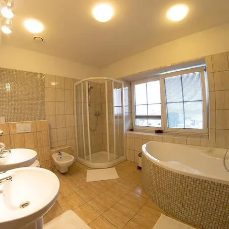 Wellness Hukvaldy Polopenze A Wellness V Cene Hotel Příbor