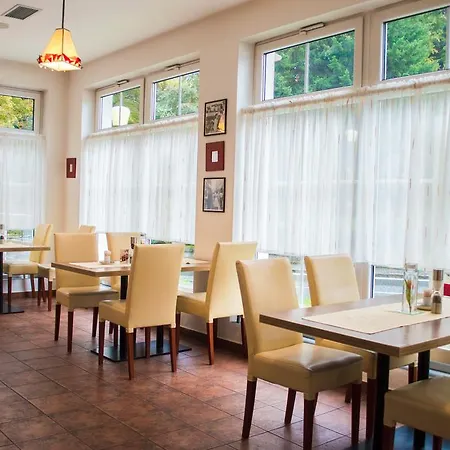 Wellness Hotel Hukvaldy Polopenze A Wellness V Cene Pribor