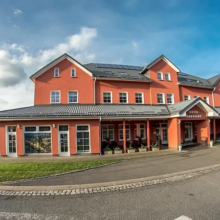 Wellness Hotel Hukvaldy Polopenze A Wellness V Cene Pribor