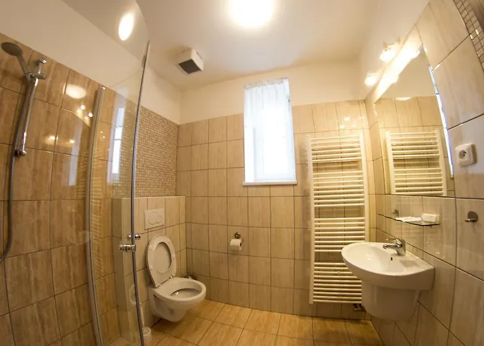 Szálloda Wellness Hukvaldy Polopenze A Wellness V Cene 3*
