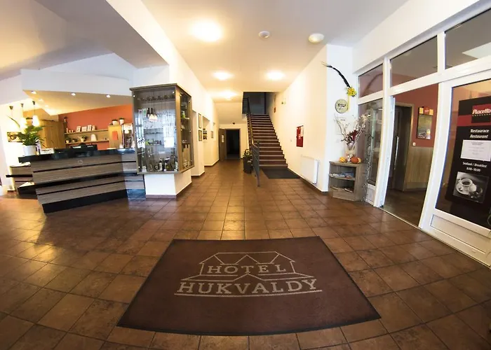 Wellness Hukvaldy Polopenze A Wellness V Cene 3*